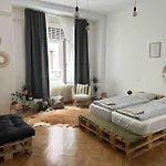 Baross Apartment
