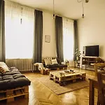 Baross Apartment